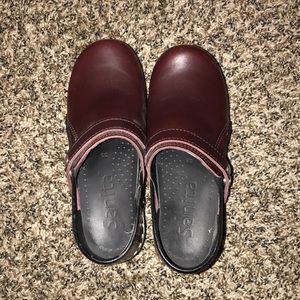 Maroon Sanita clogs
